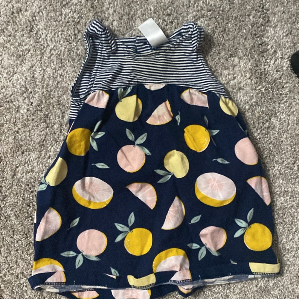 Accepting offers- 12 month Bundle- 10 pieces - Picture 5 of 11